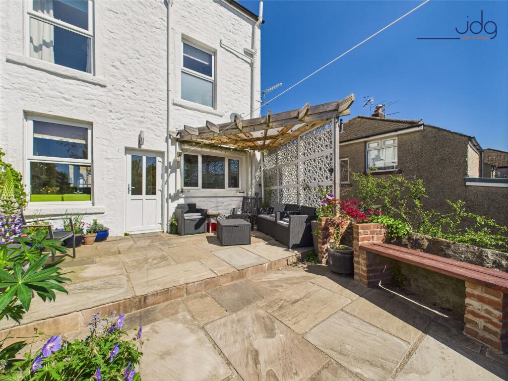 South Facing Landscaped Garden