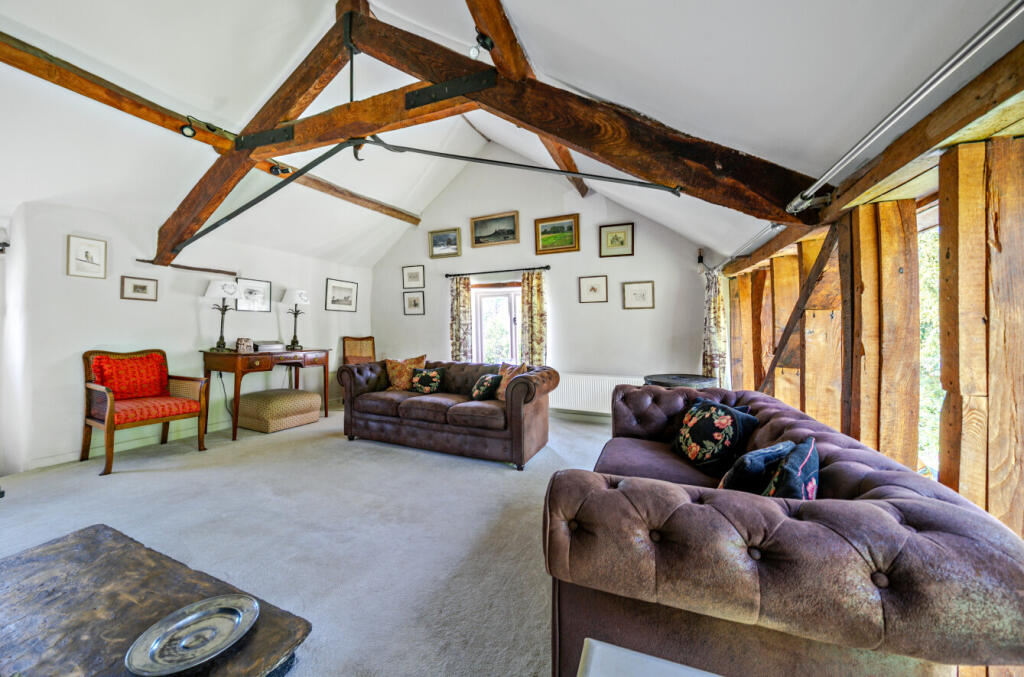 FAMILY LIVING ROOM