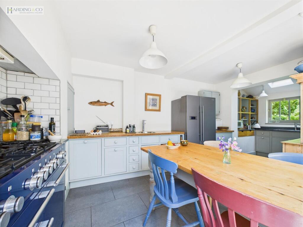 Kitchen Breakfast room.jpg