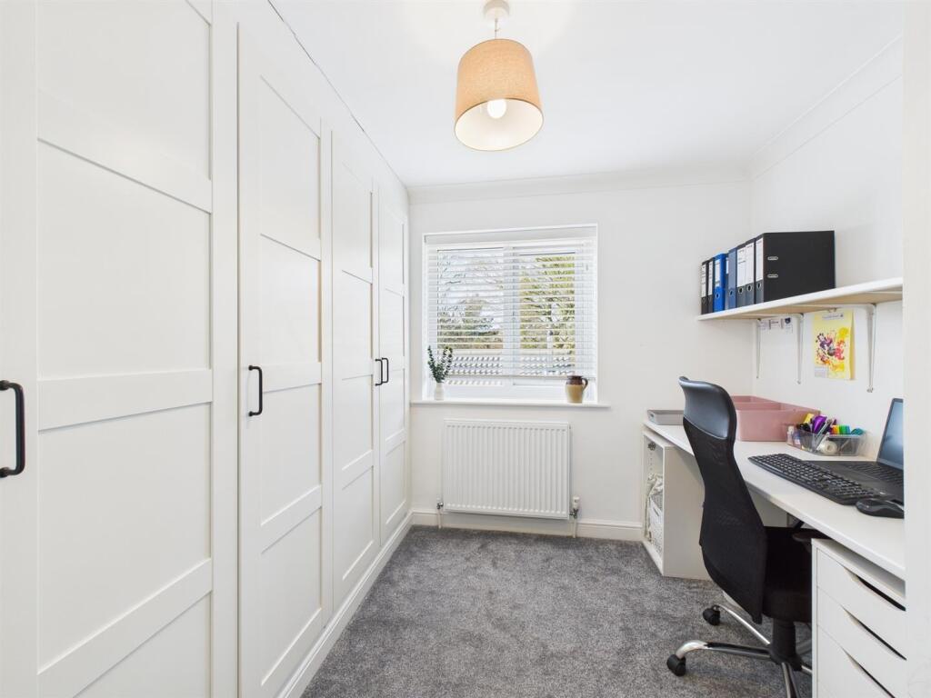Bedroom:
