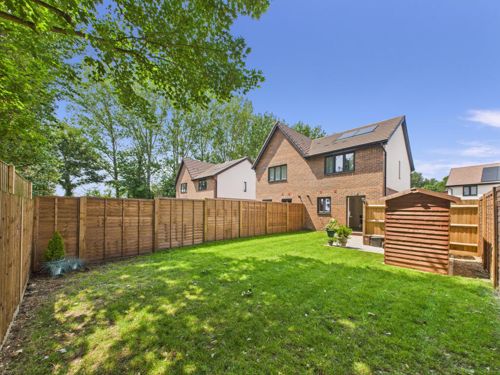 CAM02909G0-PR0431-STILL020