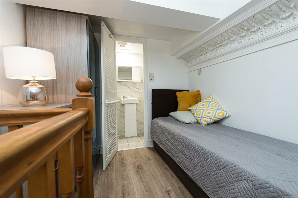Lancaster Gate 18@27-016.jpg