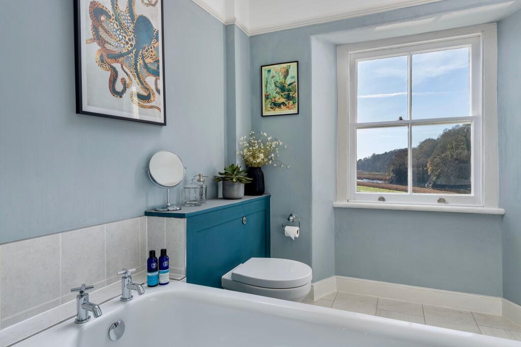 Bedroom 2 Ensuite, Danescombe Valley House, Calstock. Cornwall