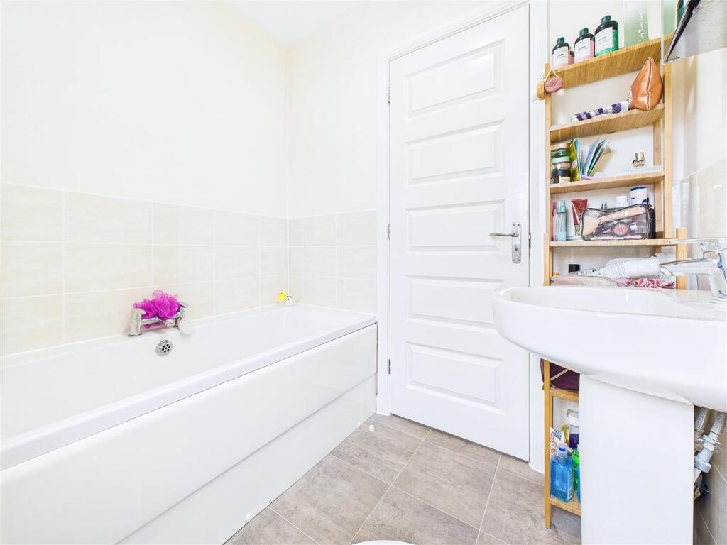 Sunderland Close, Church Gresley (34).jpg