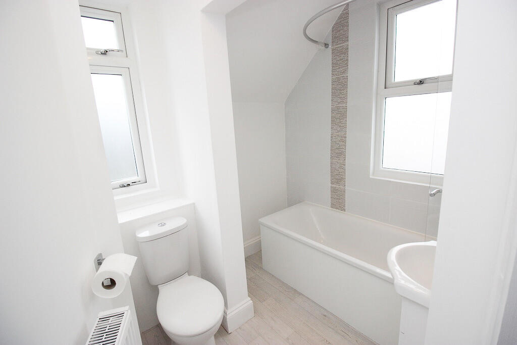 IMG_14872_16_larg...