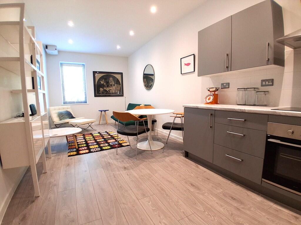 Kitchen / Living ...