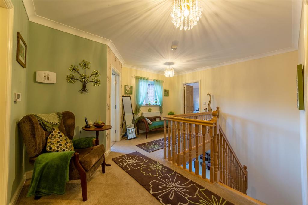 5 Snatchwood Court-7.jpg