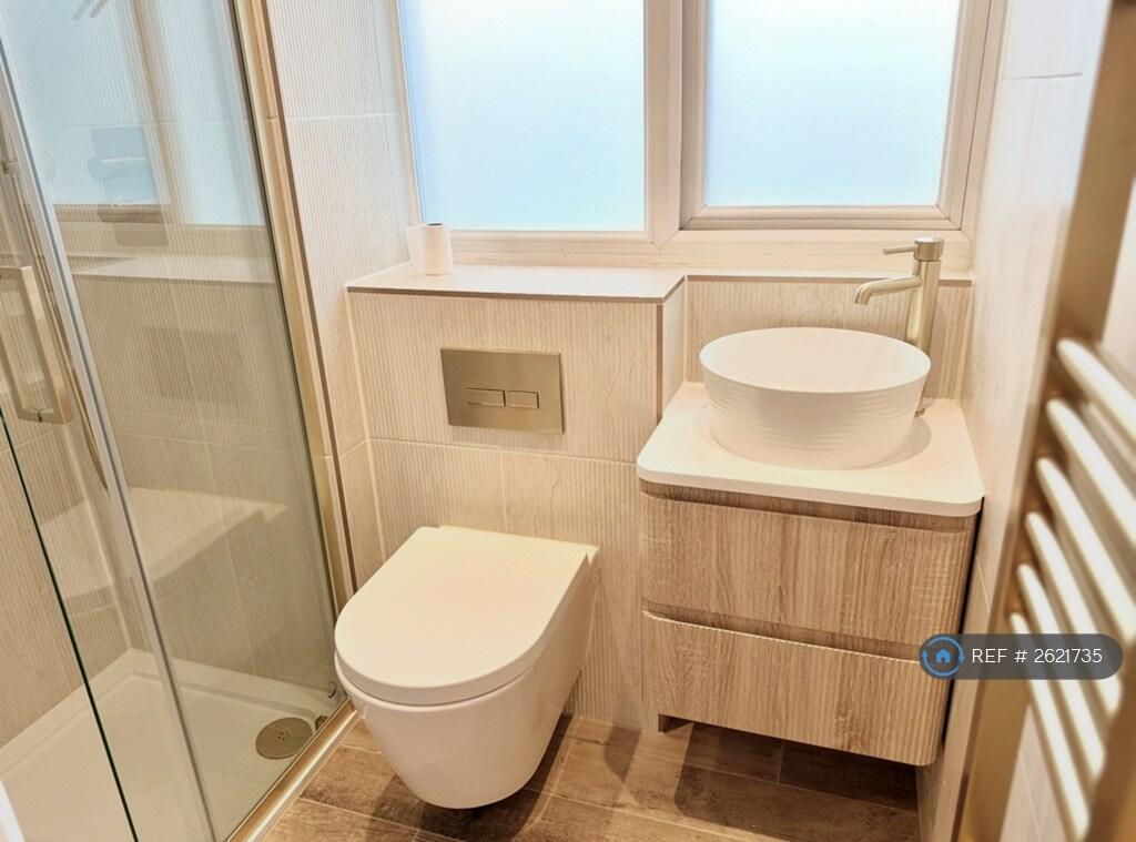 Third Floor 4th Ensuite Bathroom