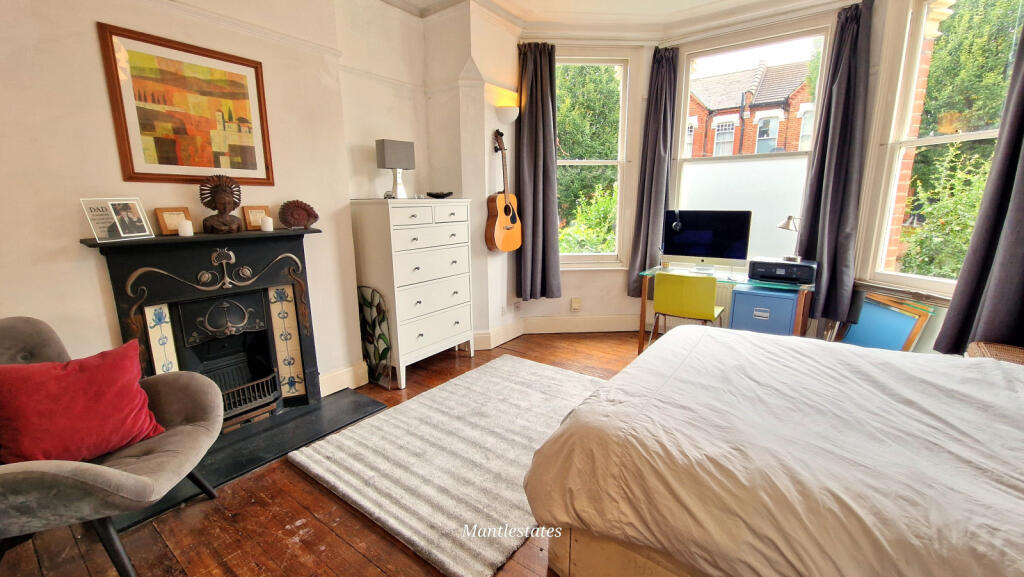 FRONT BEDROOM