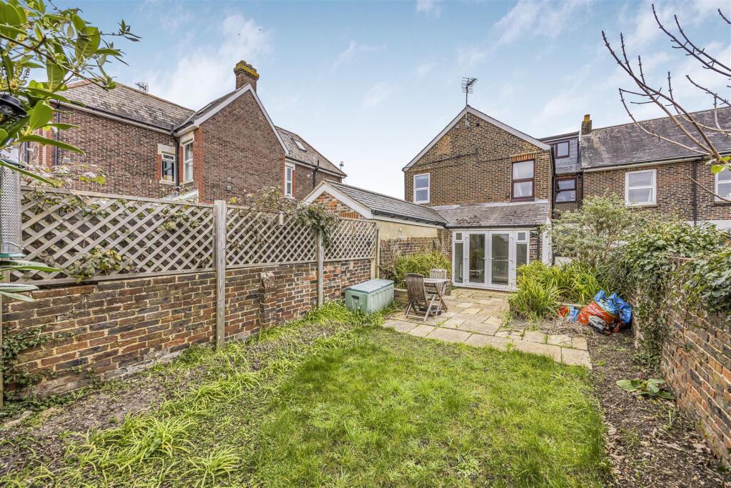 Garden Flat, 92 North Street, Emsworth-PorticoMark