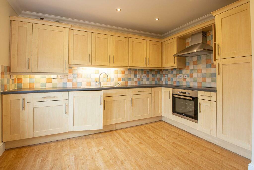 KITCHEN/BREAKFAST ROOM