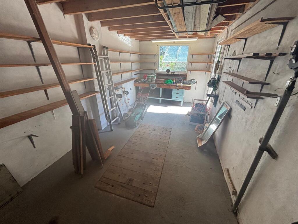 Garage.jpg