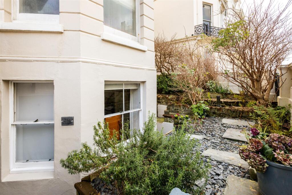 21E St Aubyns-32.jpg