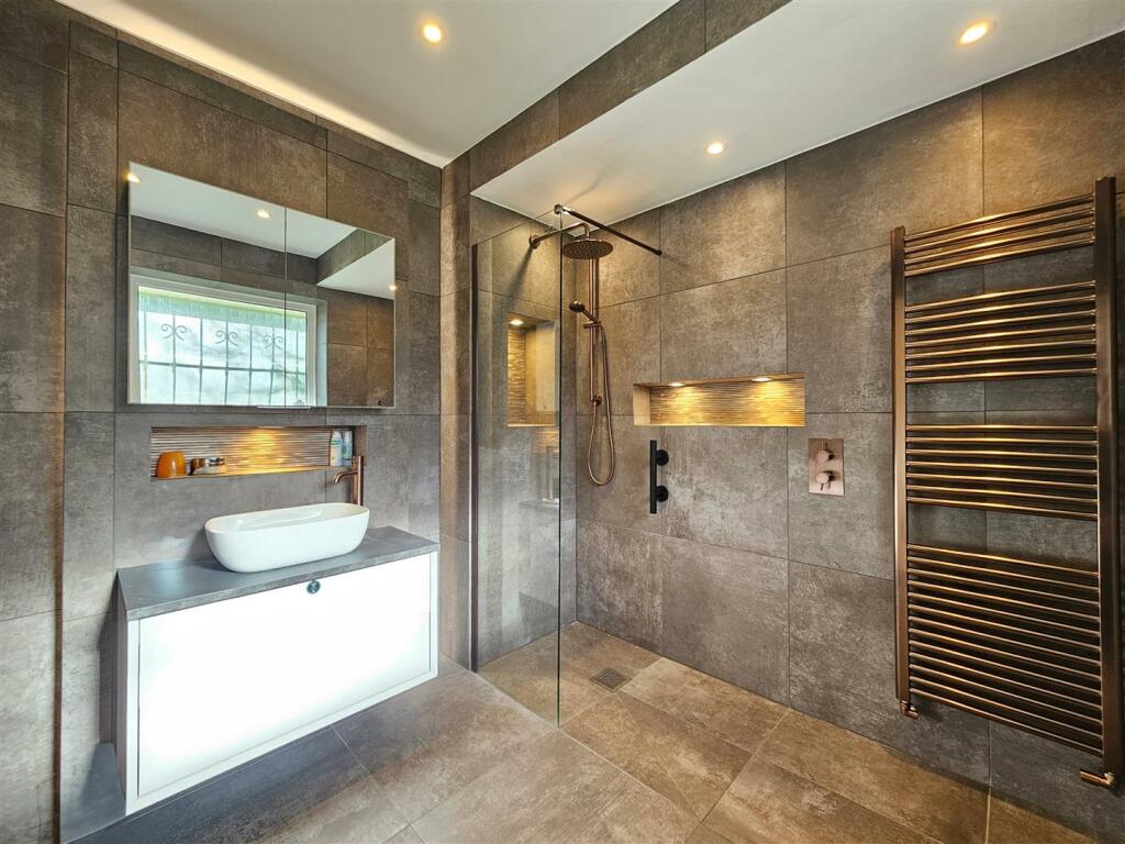 Bedroom 1 En-Suite