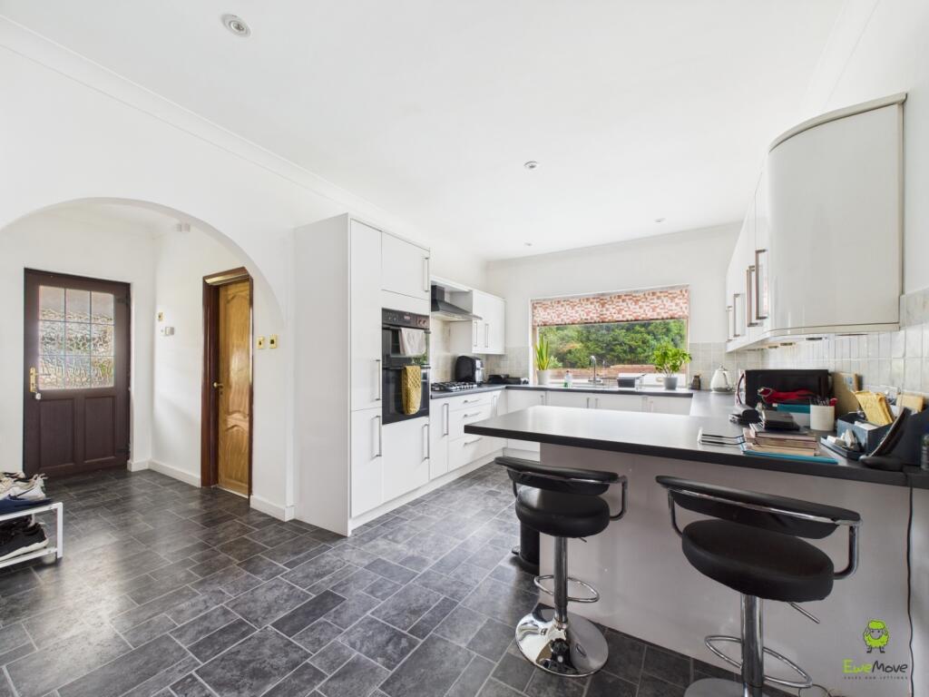 Presented by Nicoleta at EweMove Bexleyheath and D