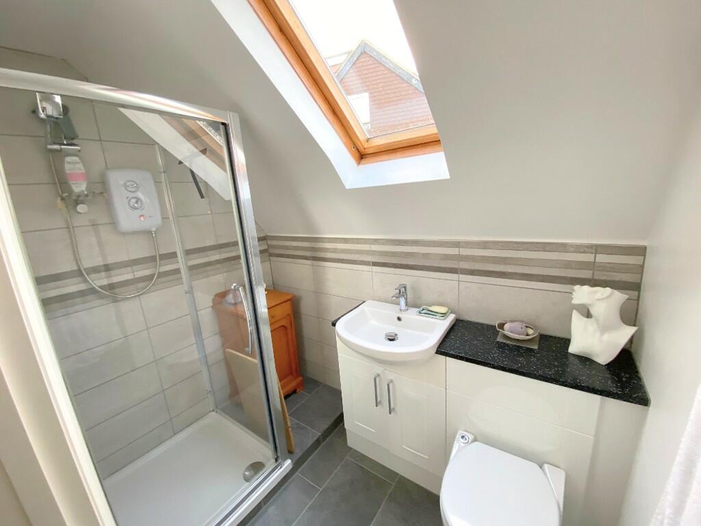 Bed 1 En suite