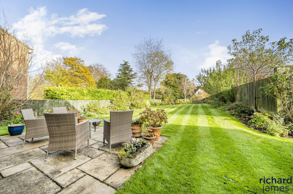 5cdf273f-7445-4f4...