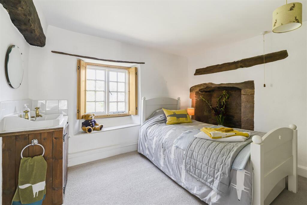 Lower End Farmhouse, 10 High Street South, Tiffiel