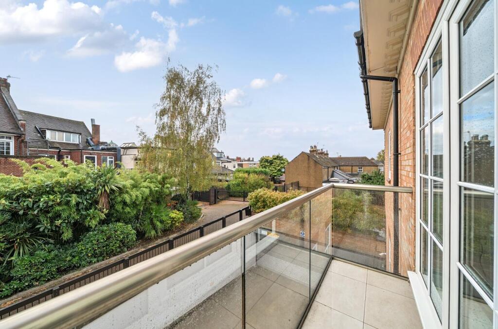 Davidson Frost-Wellings, DFW, Bournehall Road, Bus