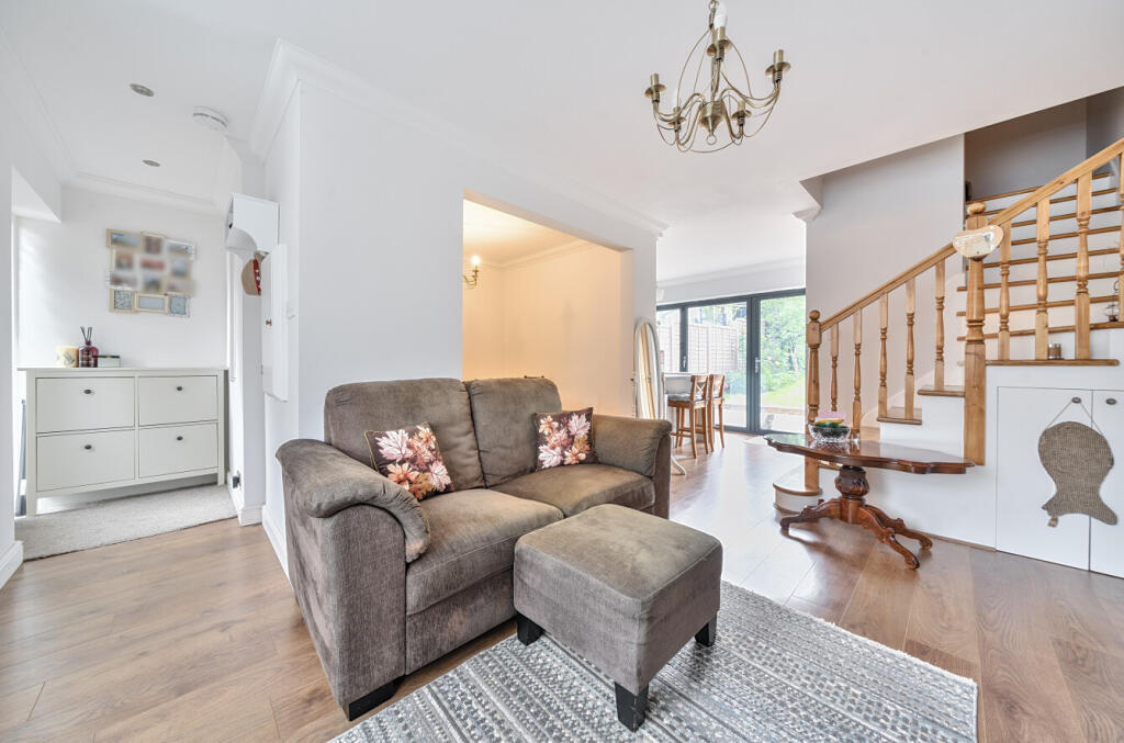 1304621-1-6848958...