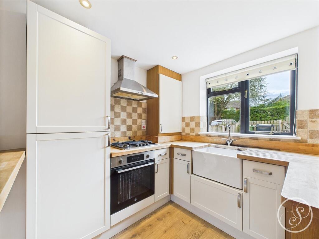 KITCHEN/LIVING SPACE