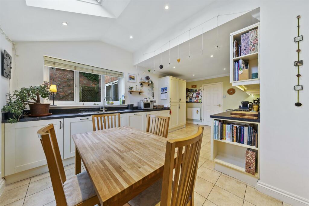 Kitchen/Breakfast Room