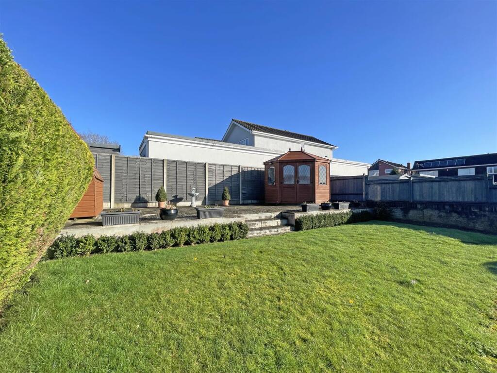 Briarleigh Close 21 Garden 3.jpg