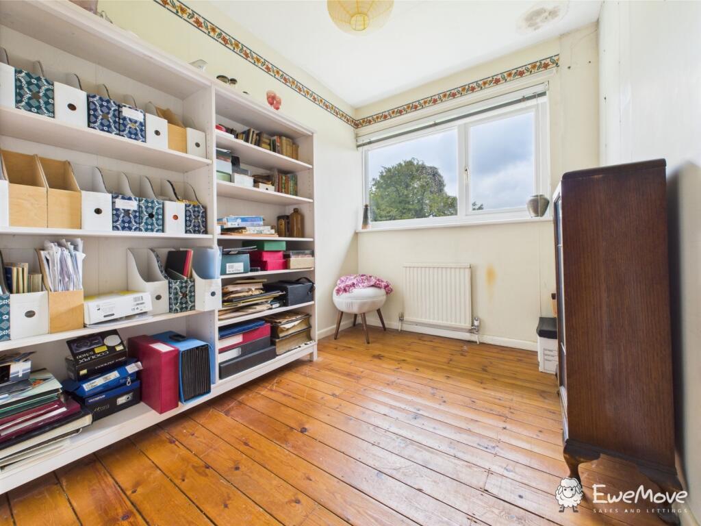 CAM02877G0-PR0069-STILL003