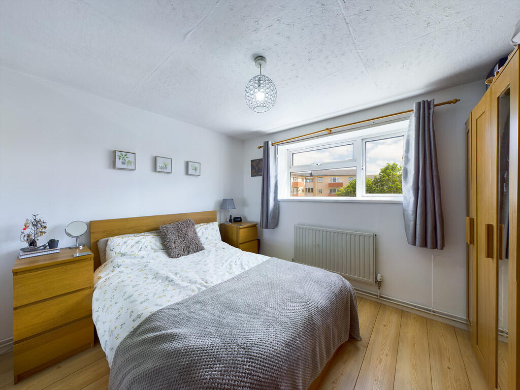 CAM00195P1-PR0136...