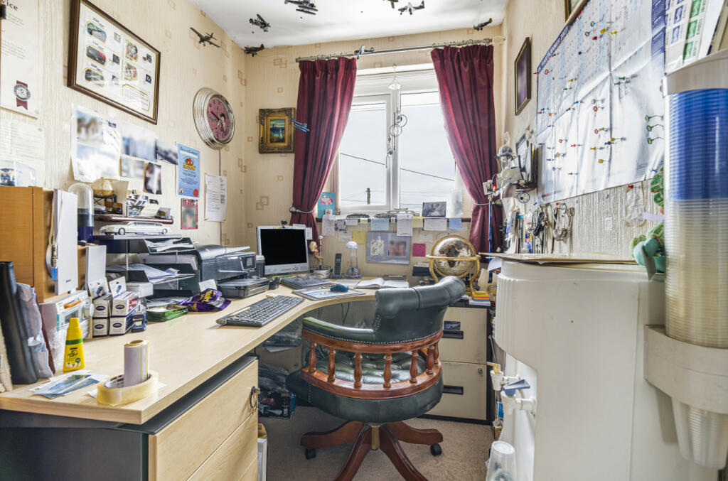 Bedroom/Study