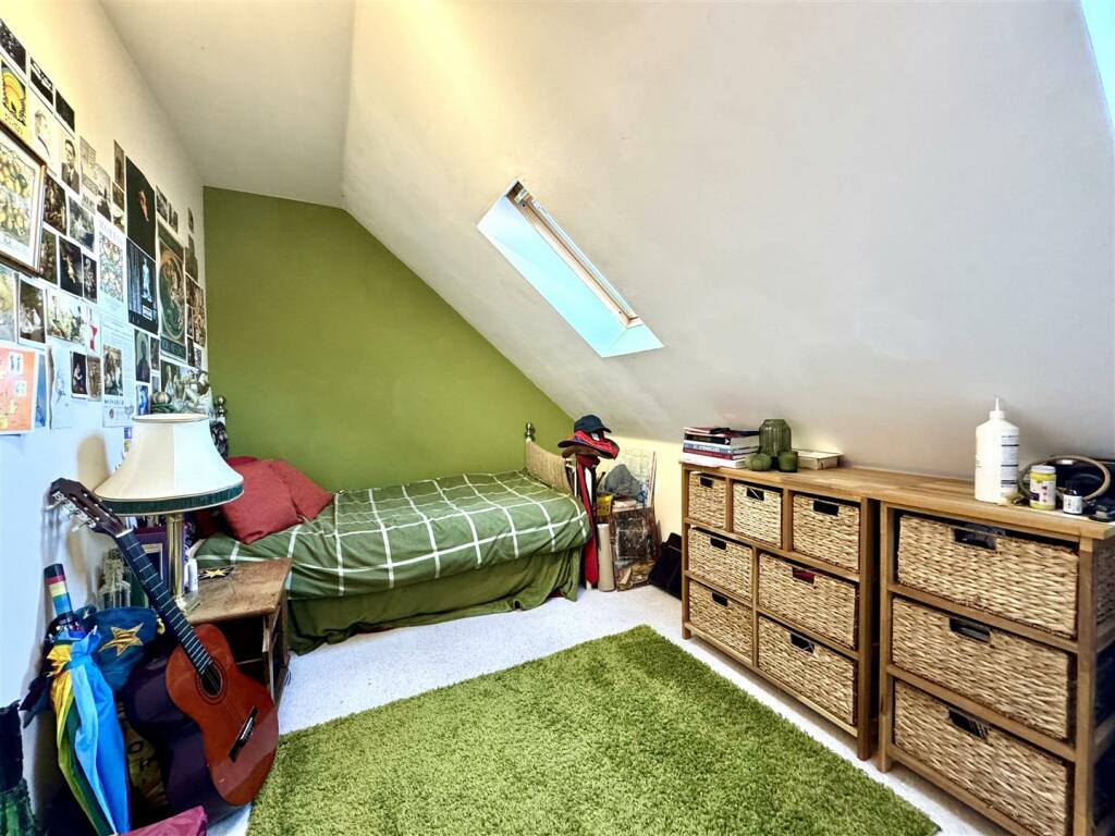 BEDROOM 3