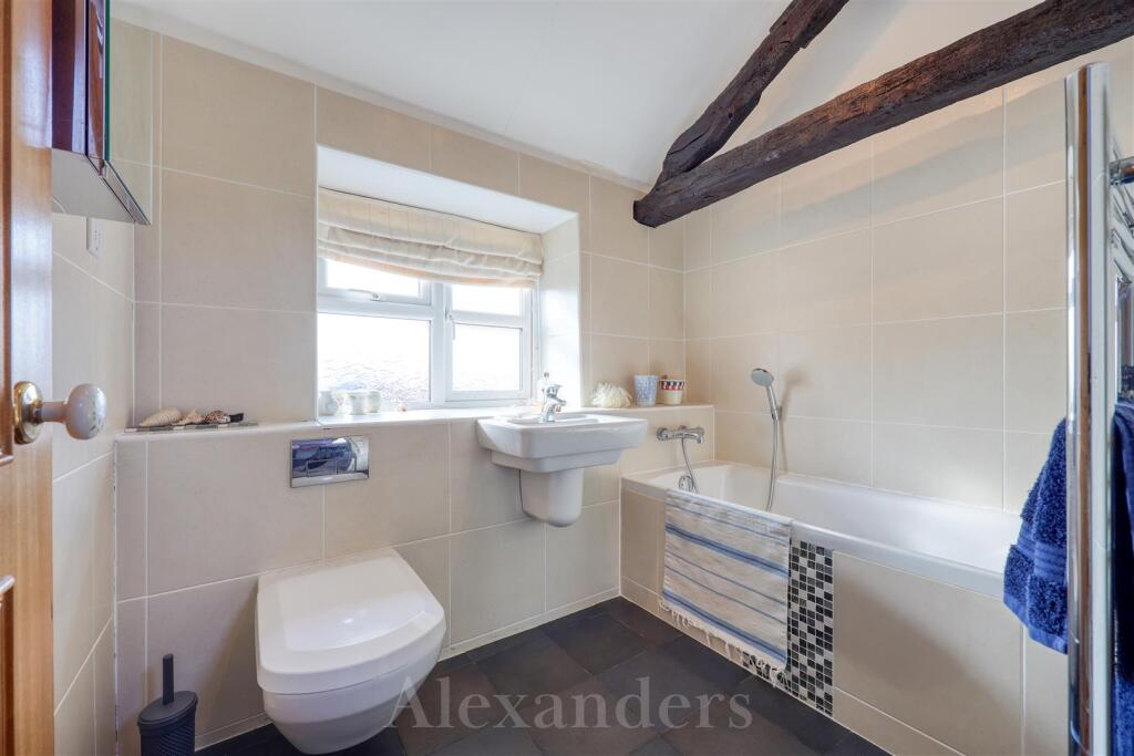 Rainbow Cottage-21.jpg