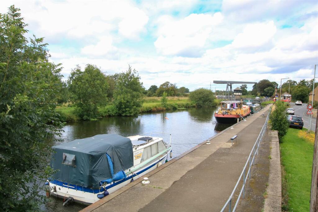 CANAL VIEW