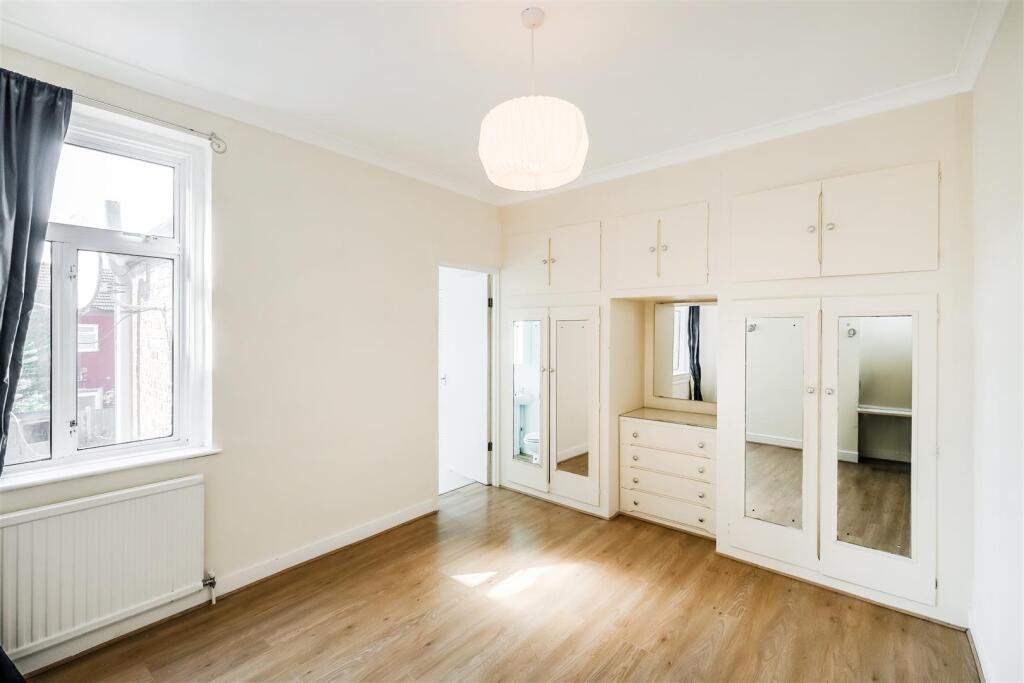 21 Woodend road-3.jpg