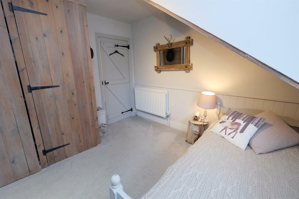 38 Middle Road, Kingswood, Bristol BS15 4XH House 