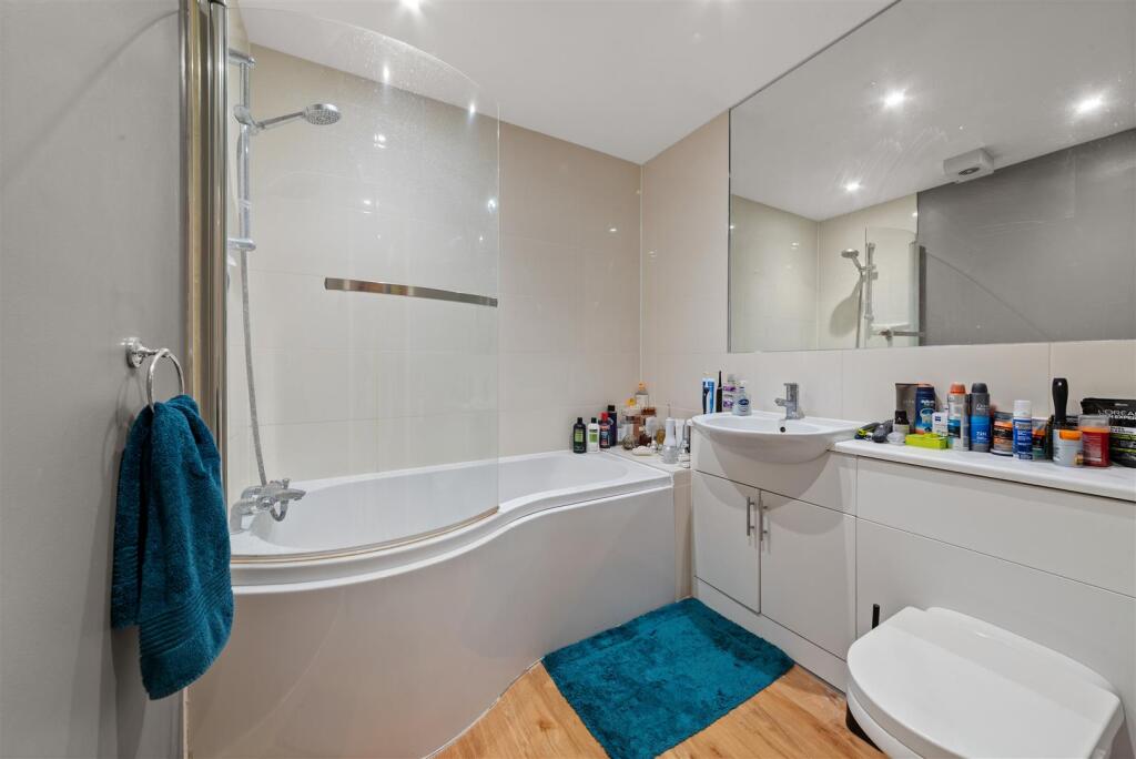 Apartment 3 Oak House 2.jpg