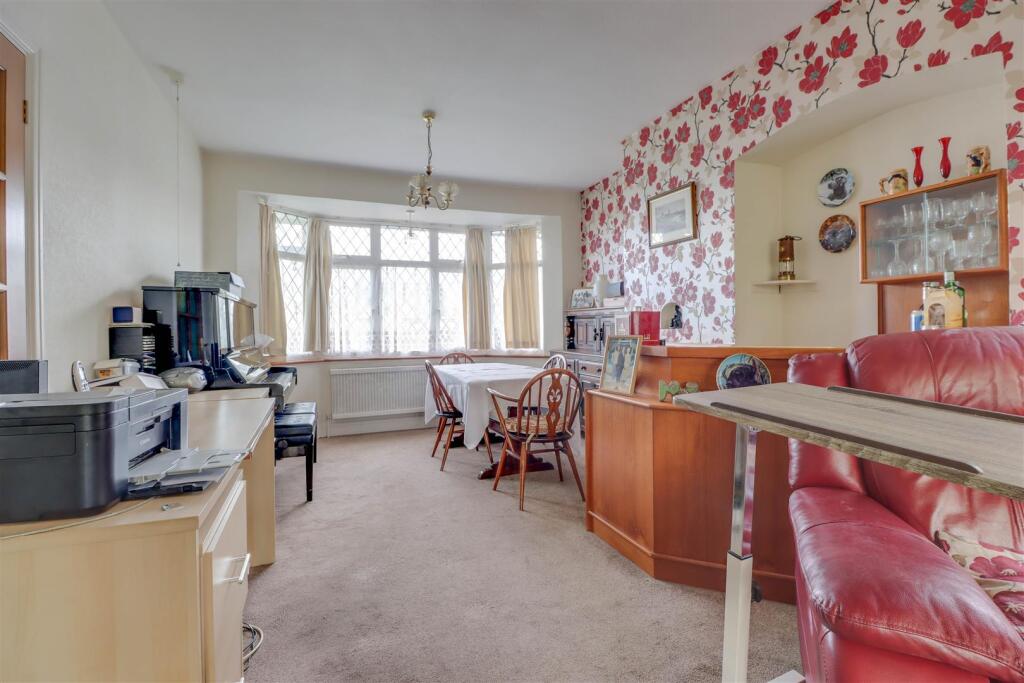 3 GLEBE ROAD WICKFORD-7.jpg