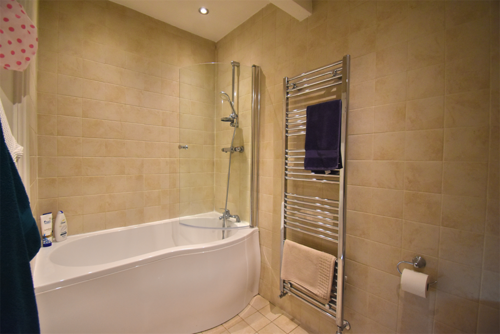 En-Suite Bathroom