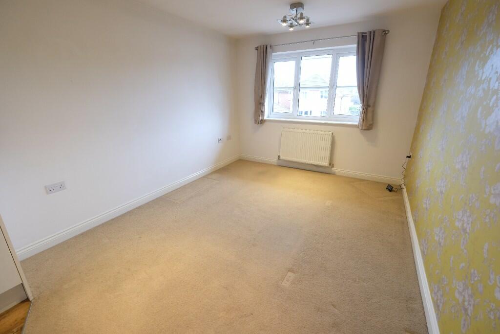 KITCHEN/SITTING ROOM