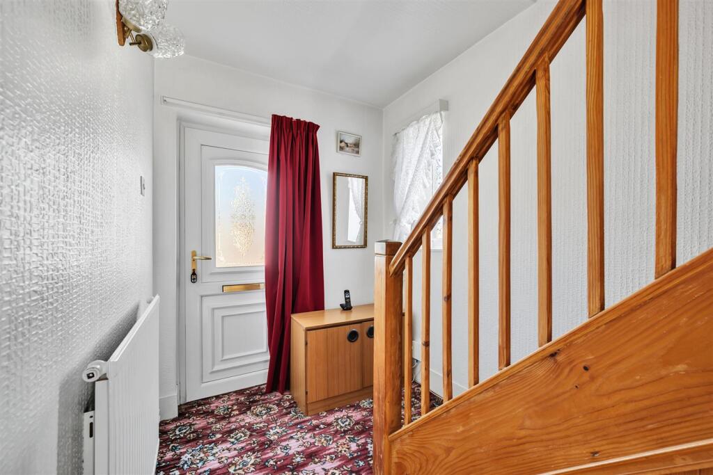 Saxton Mee 112 Moorhall 014.jpg