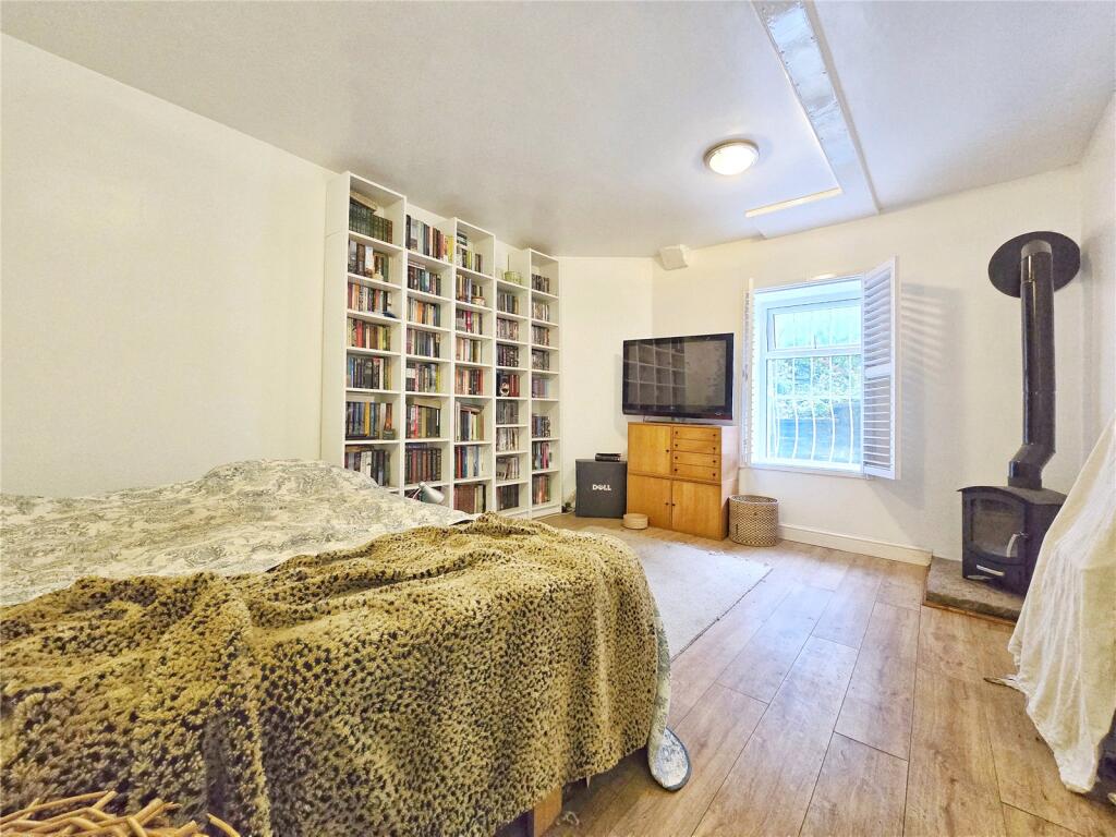 Lounge/Bedroom Three