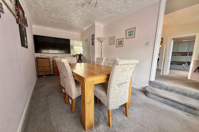 16' Dining Room