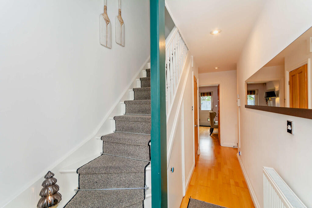 8650540-interior1...