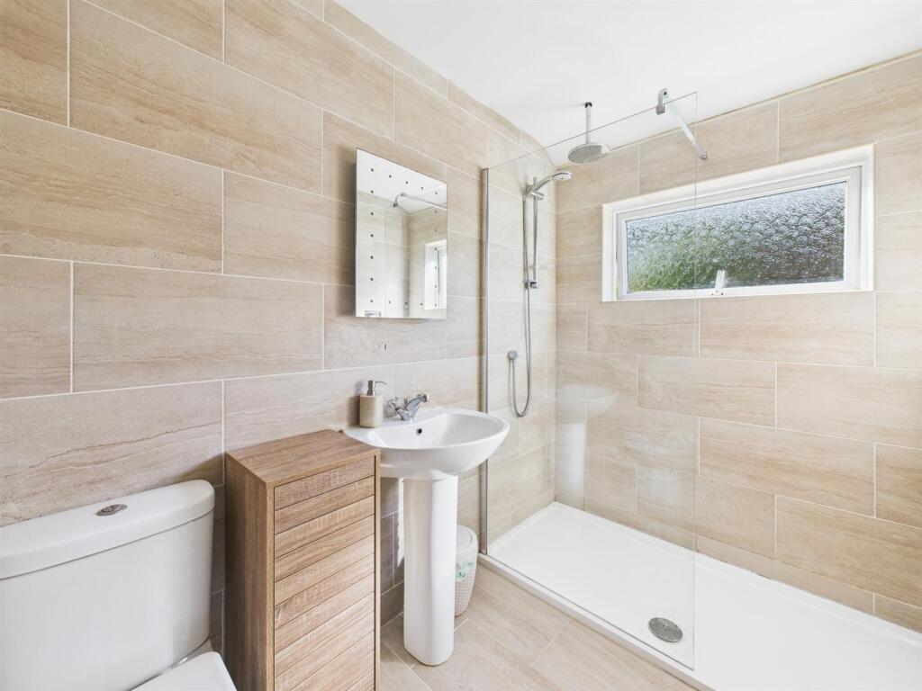 Shower Room.