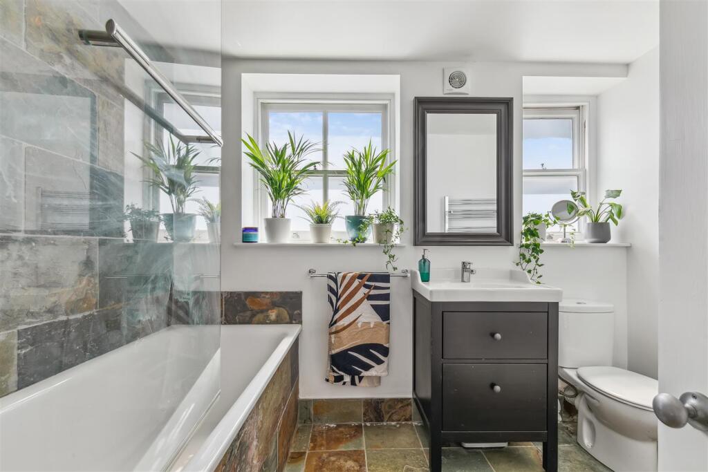 Prebend Gardens, W4 - FOR SALE