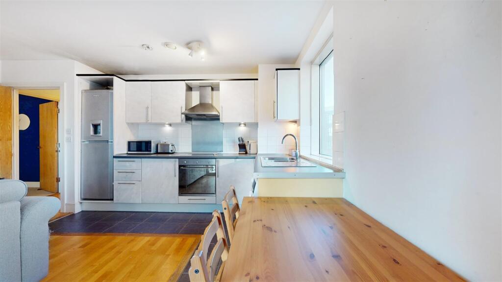 Flat 801, Wharfside Point North - 2HzLsvrx8LSq003b