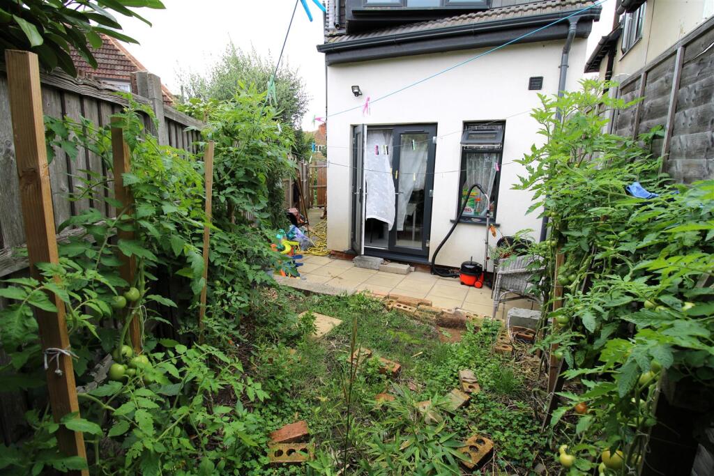 Garden1.JPG