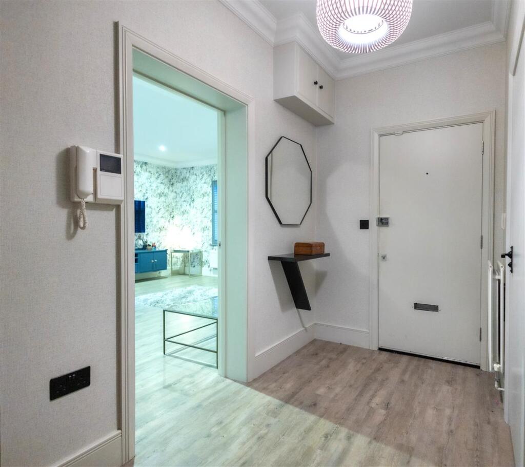 Reception Hall 4.jpg