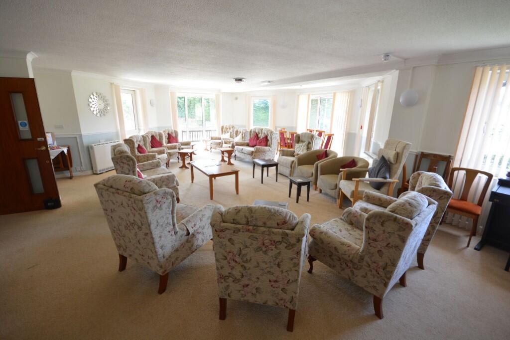 COMMUNAL LOUNGE