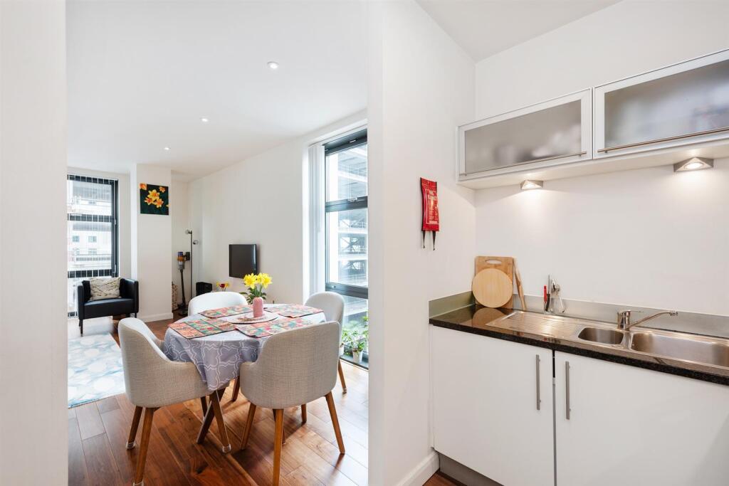 1302202513_REL_92 Discovery Dock Apartments West 2